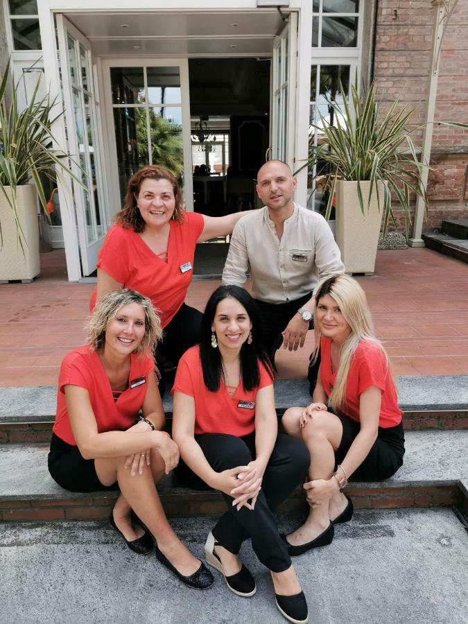 Villa Adriatica Ambienthotels Rimini Exterior foto