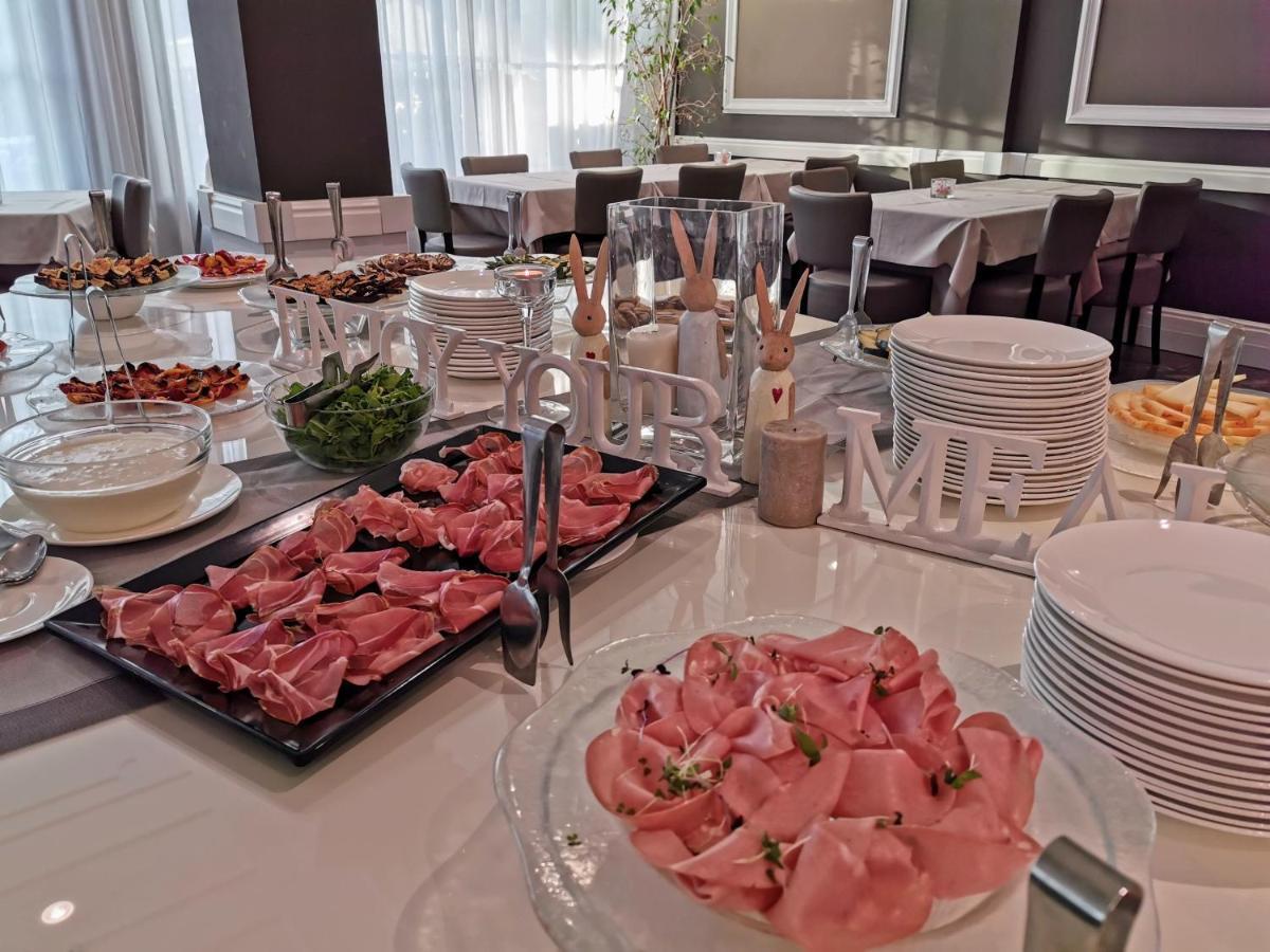 Villa Adriatica Ambienthotels Rimini Exterior foto